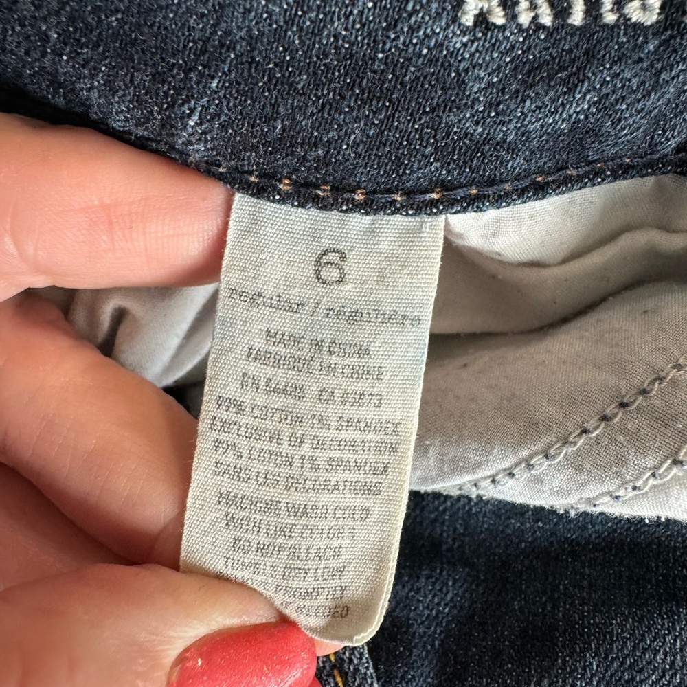 American Eagle 🦅 ARTIST STYLE Lightly Distressed Crop Jeans.  Size: 6     #9 - Picture 6 of 8